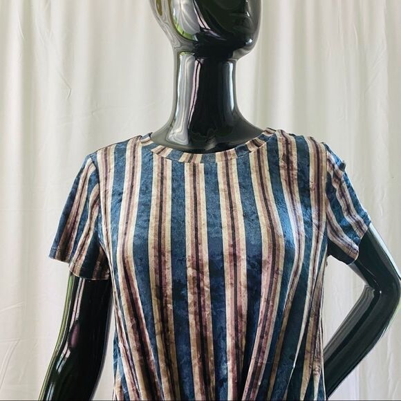 MYSTREE CURRENTLY CRUSHING VELVET TWIST TOP - Picture 3 of 8